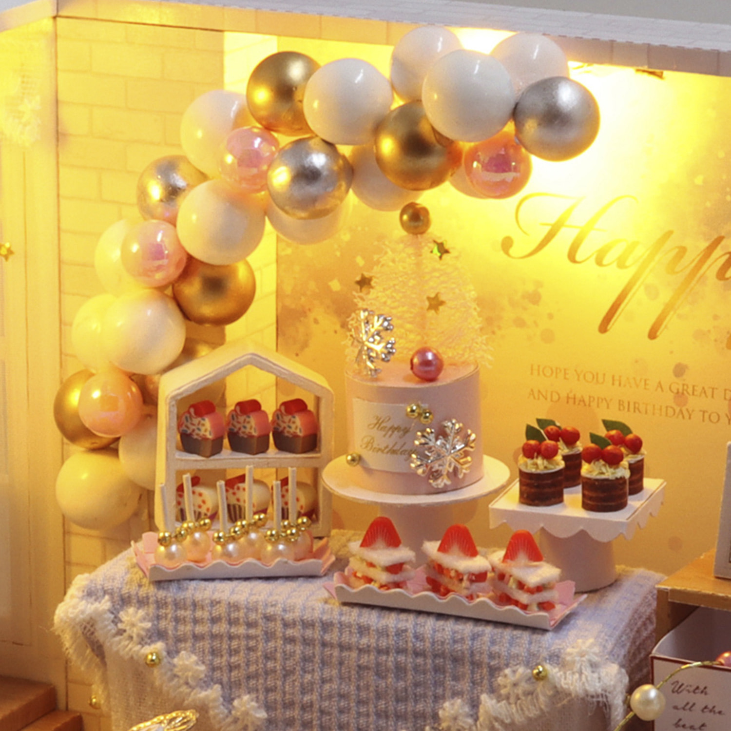 Modello 3D Coppia di giovani. Dettagli in miniatura di grande realismo.