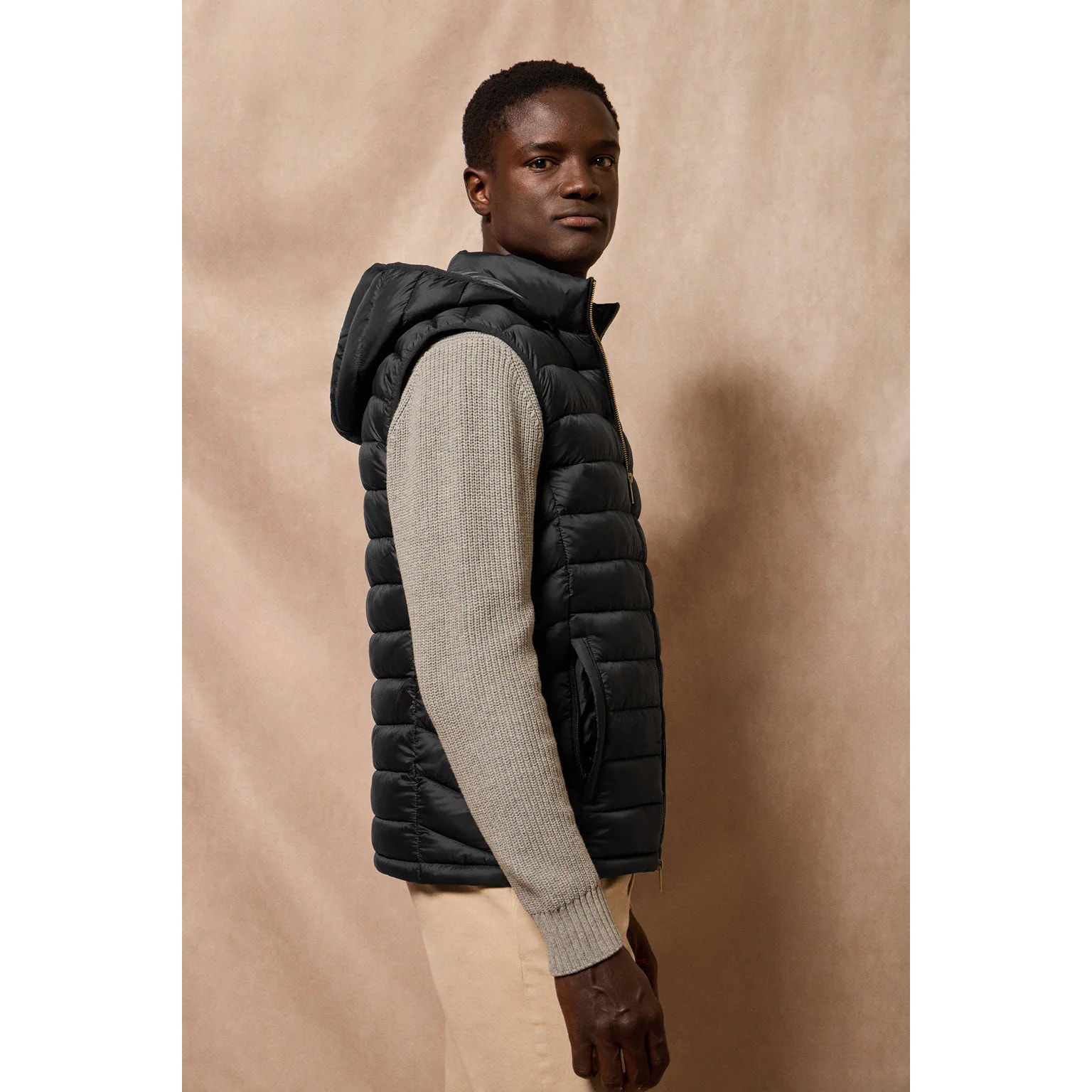 Gilet ultralight Pau nero con cappuccio rimovibile e ricamo PC