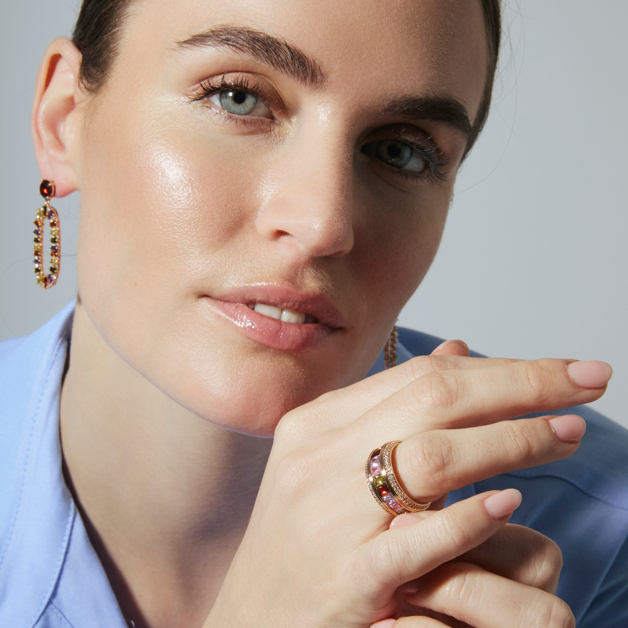 Anillo Maia acabado oro amarilo 18k
