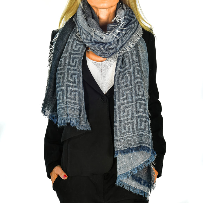 Foulard sciarpa con design greche doppio colletto in modal e lana. Fatto in Italia.