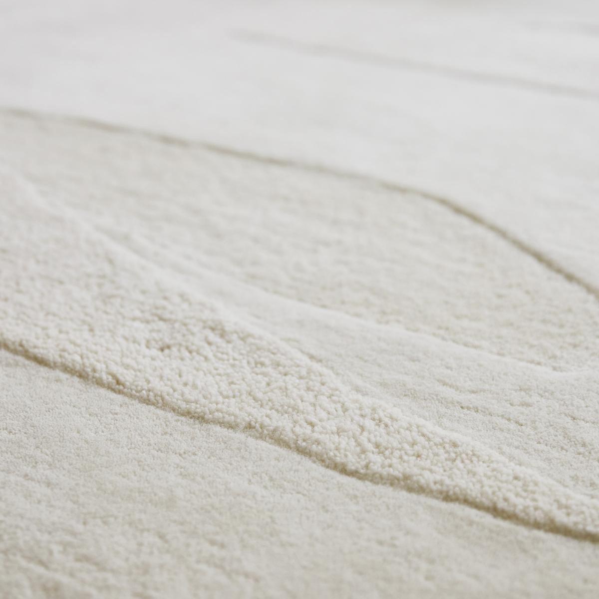 Tapis salon et chambre fait à la main en laine motif faux uni ZAKA