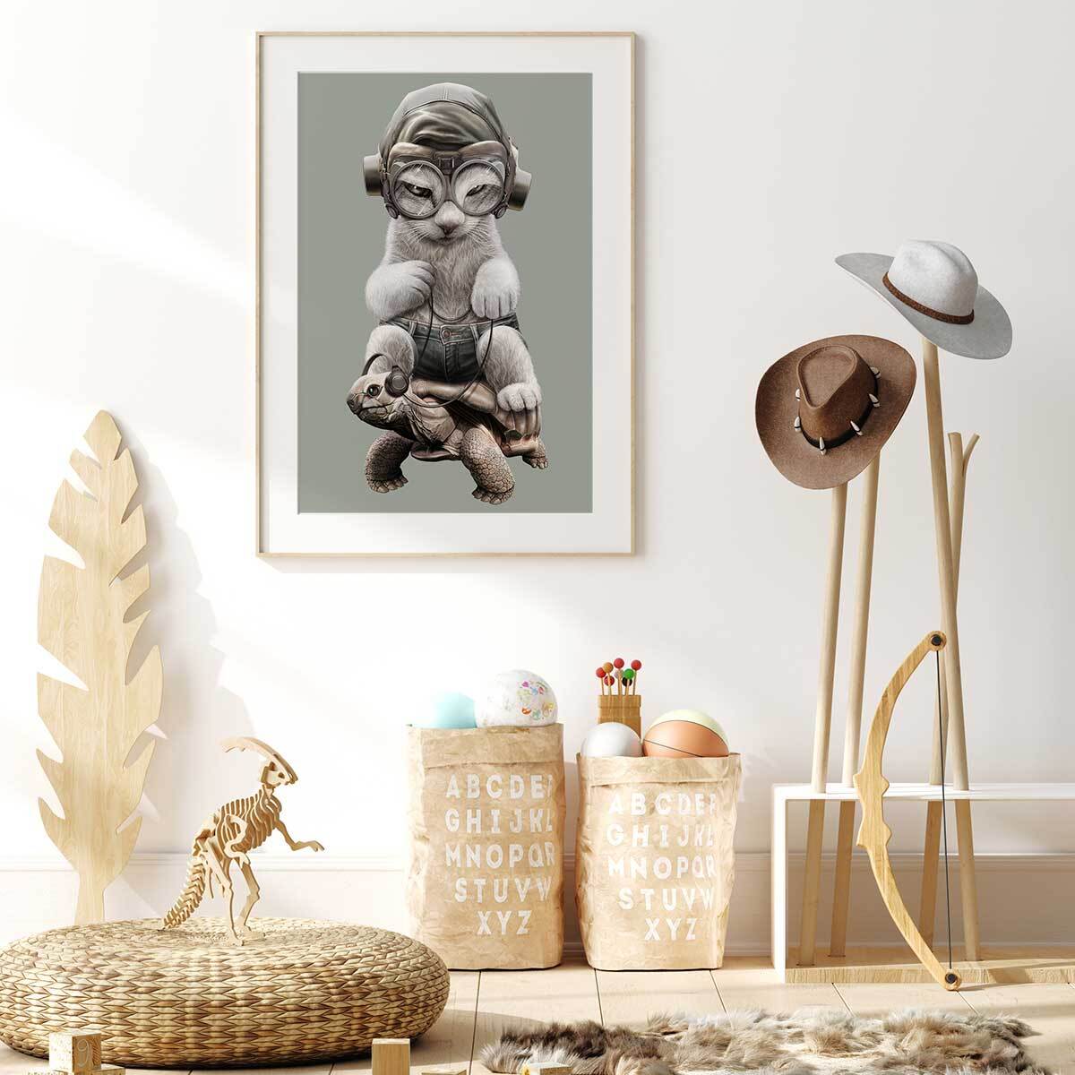 Affiche enfant chat sur une tortue  Affiche + cadre en bois - Chêne