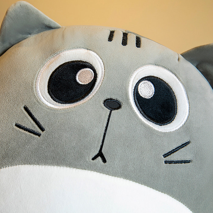 Cuscino extra morbido e soffice design gattino grasso. 40 cm.