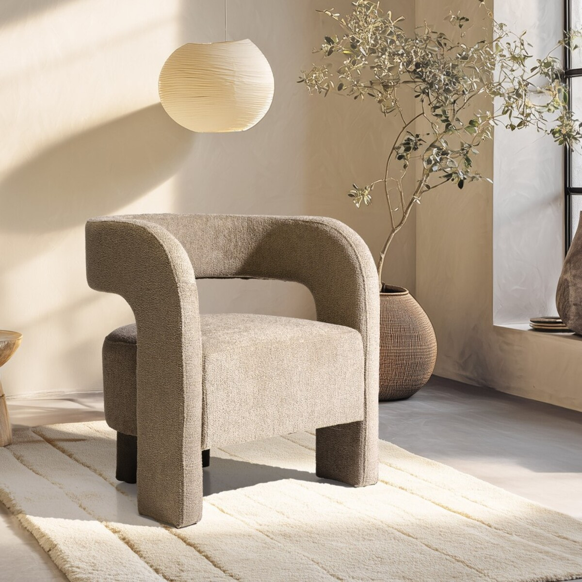 AGATHE - Fauteuil design en tissu beige