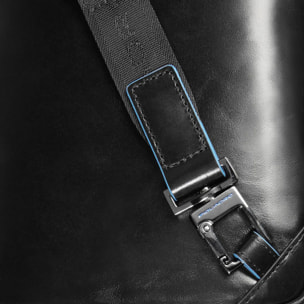 Piquadro Borsello in pelle porta iPad®mini con tasca per AirPods® e protezione RFID