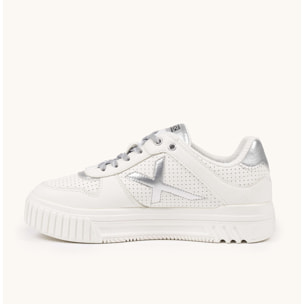 Zapatilla Blanca Platform con Detalles Plata MUNICH MINA 12