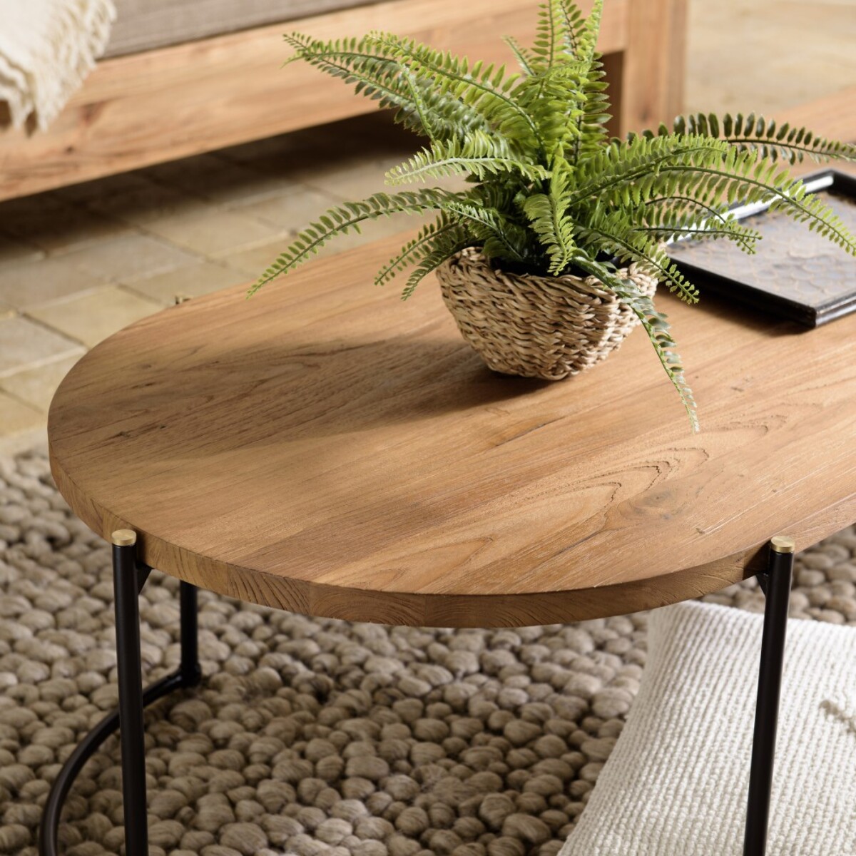 SIXTINE - Table basse ovale 163x63cm plateau en bois de teck recyclé