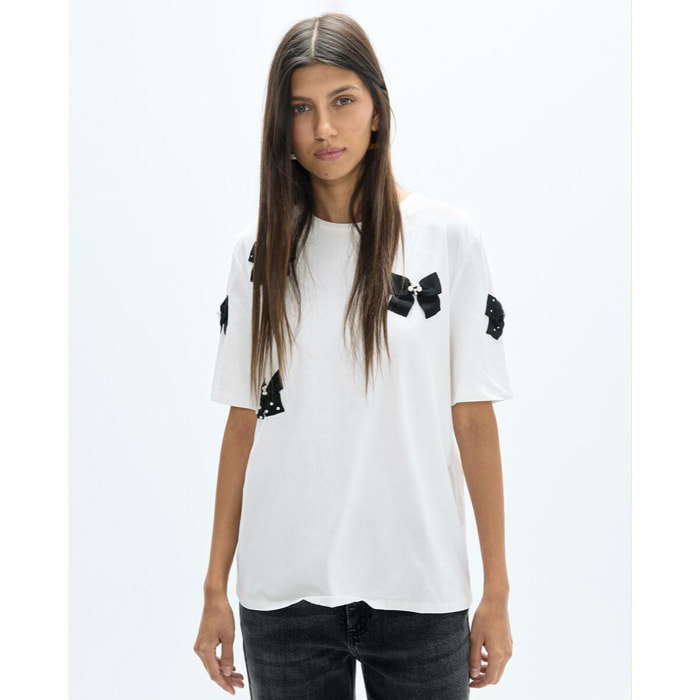 T-shirt girocollo con lacci posizionati e maniche corte