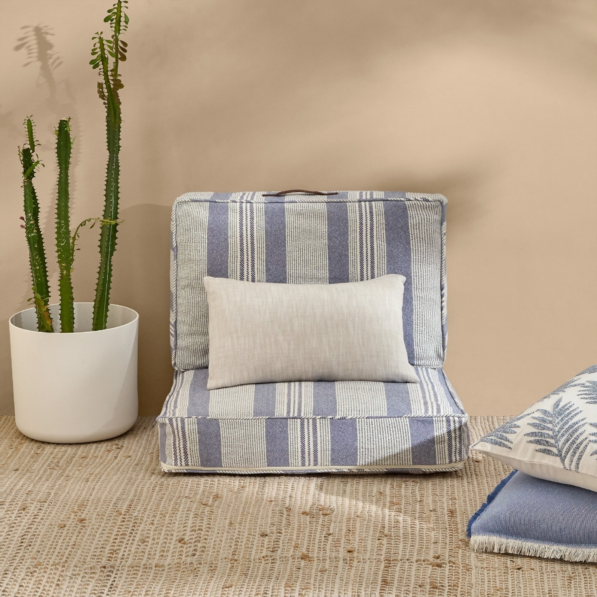 Cojín palet rayas Liraticompleto color azul