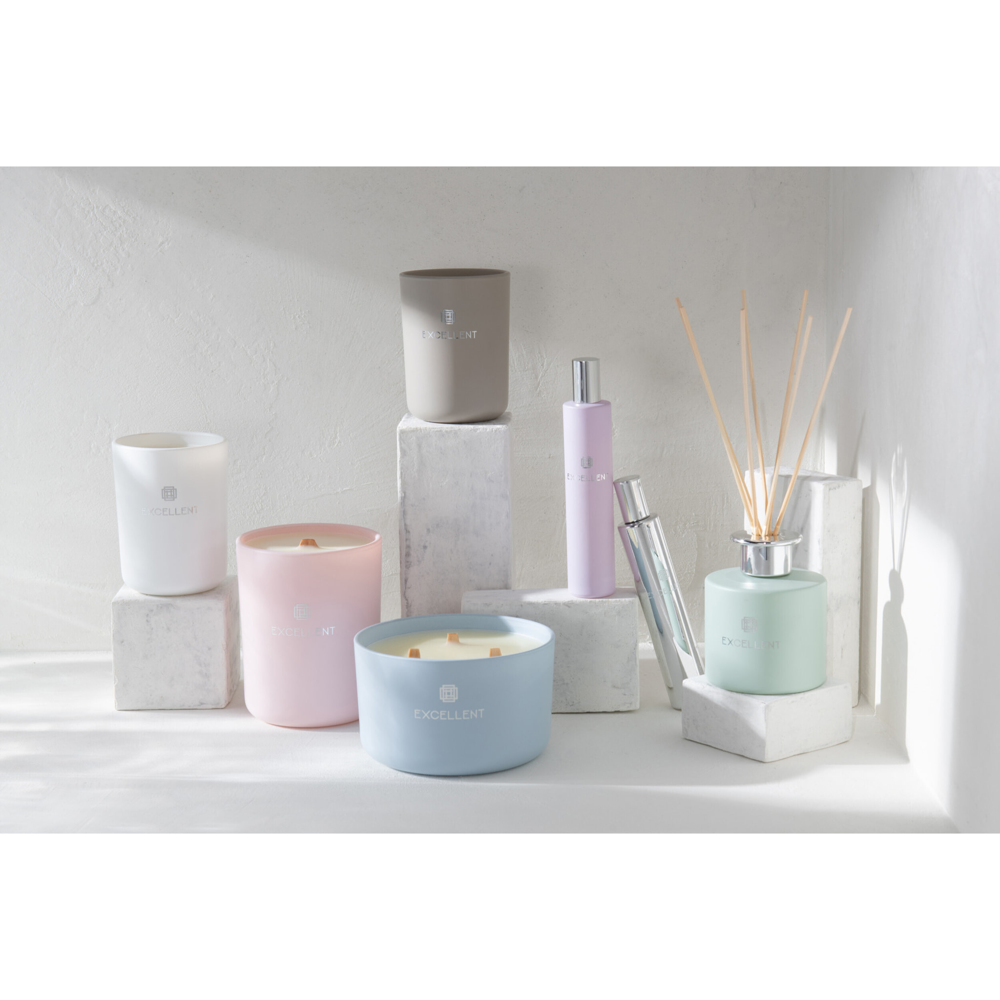 J-Line bougie parfumée Excellent - White Tea - verre - bleu clair – large – 40H