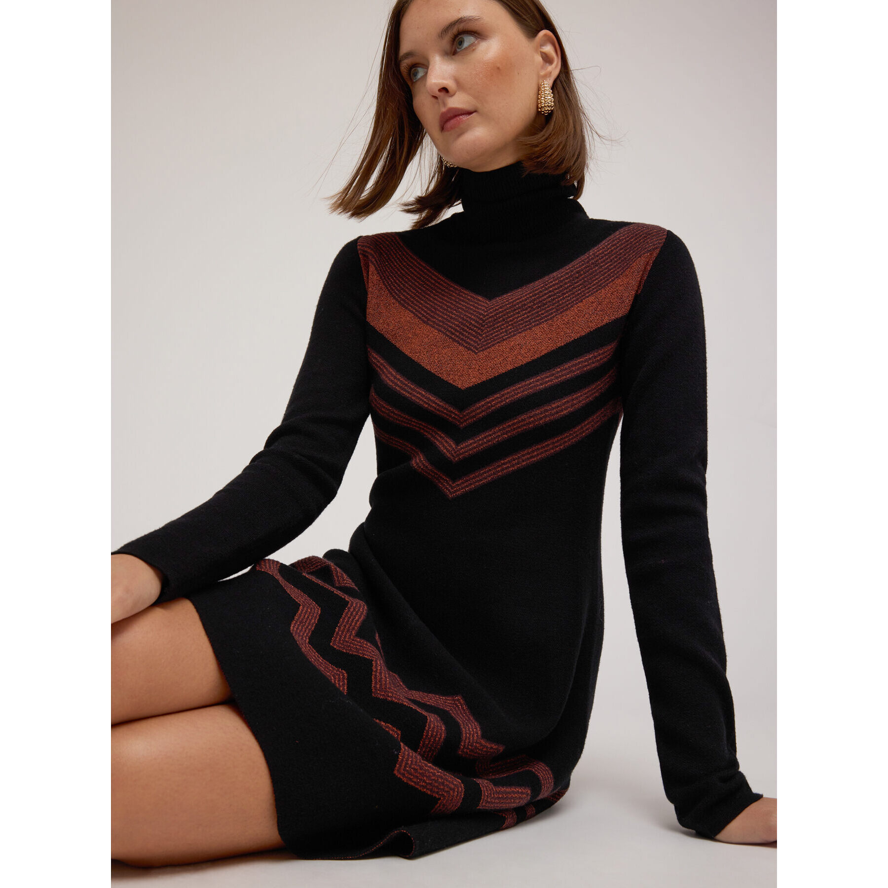 Motivi - Vestido corto de punto con motivo chevron - Negro