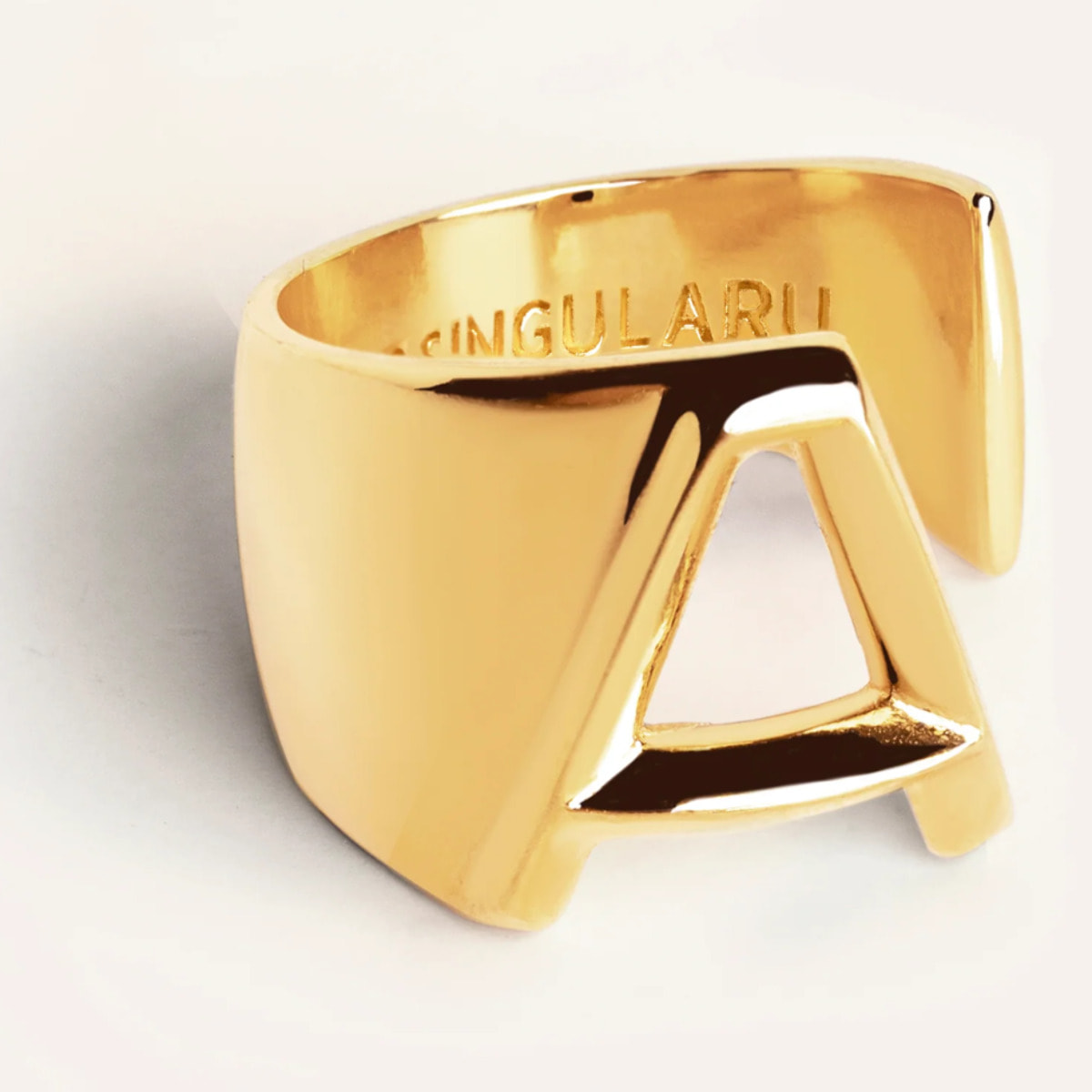 Anillo Personalizado Letter Signet Baño Oro