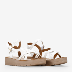 Sandalias con cuña blancas trenzadas