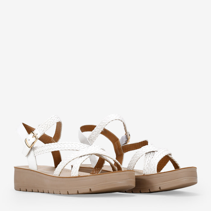 Sandalias con cuña blancas trenzadas