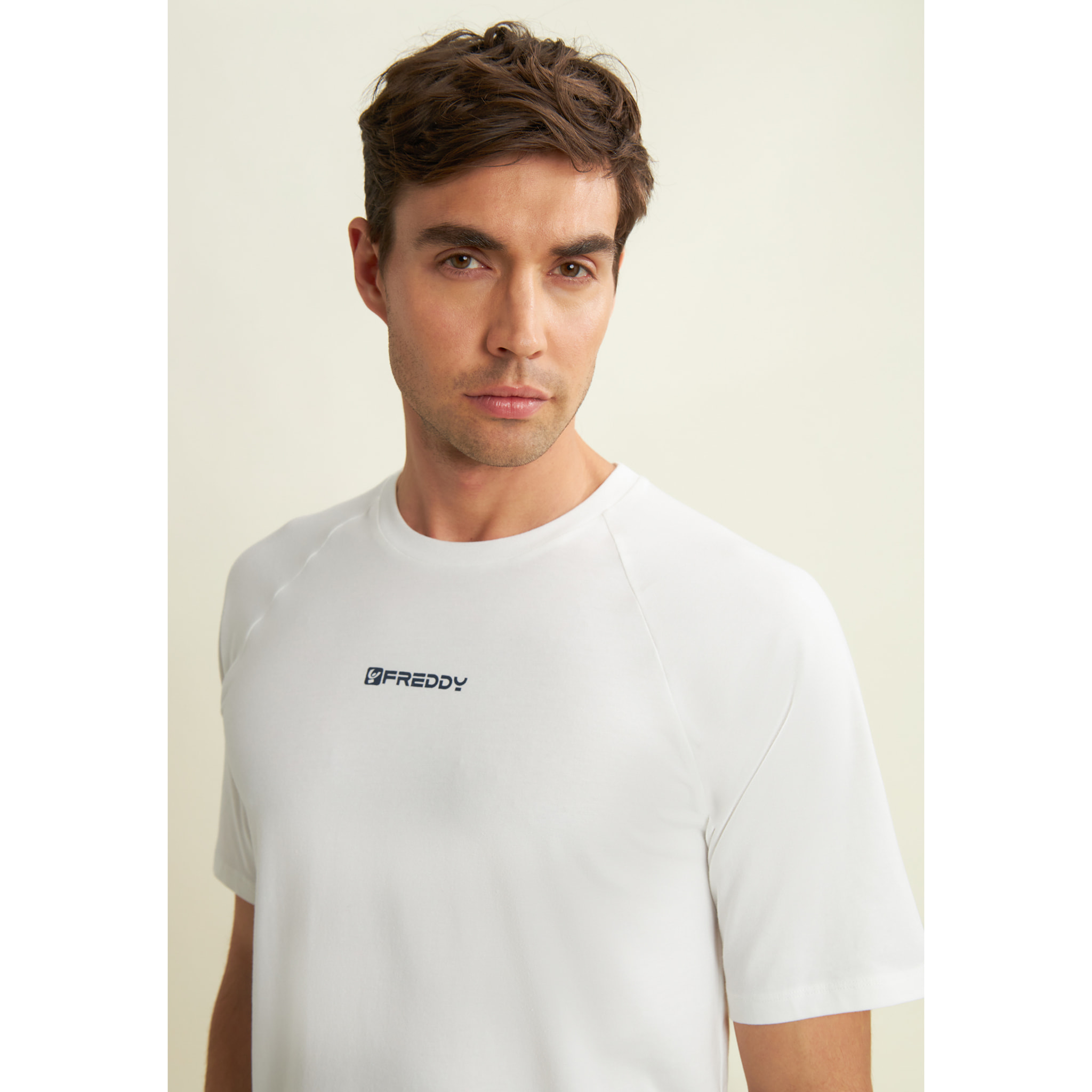 T-shirt slim con stampa lucida sul davanti