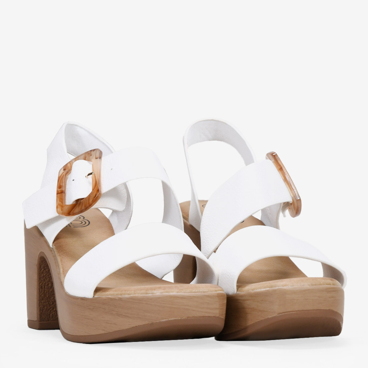 Sandalias de tacón blancas con hebilla