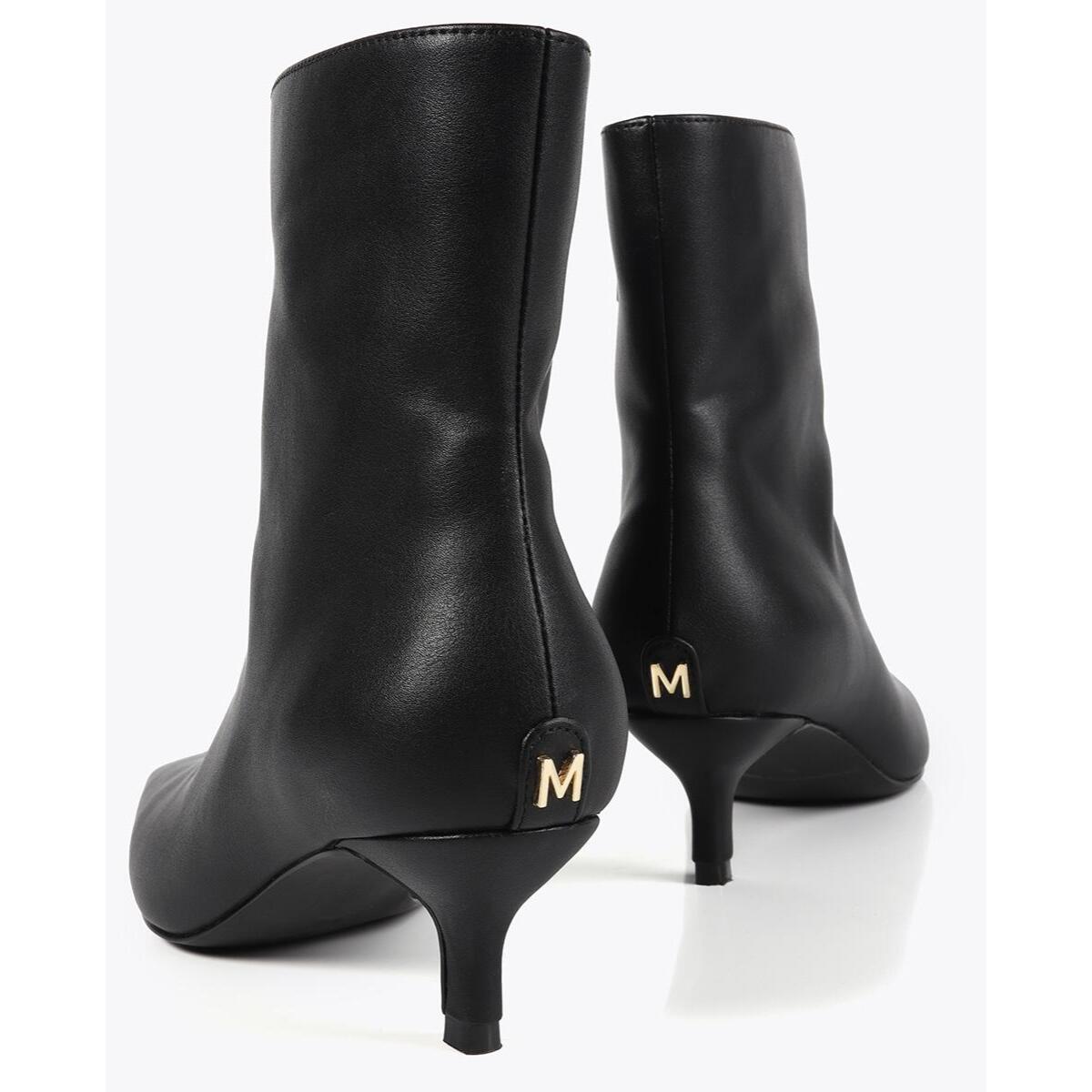 Stivaletto con tacco a punta