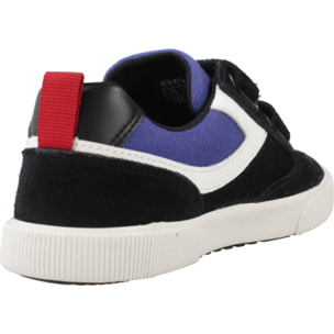 Zapatillas Niño de la marca GEOX  modelo J ALPHABEET BOY Black