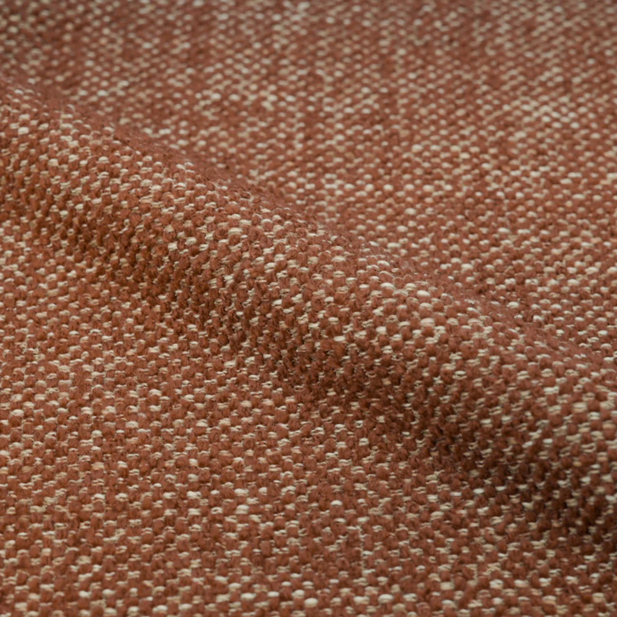 Lot de 2 chaises en tissu texturé brun canelle, pieds en métal - Aura