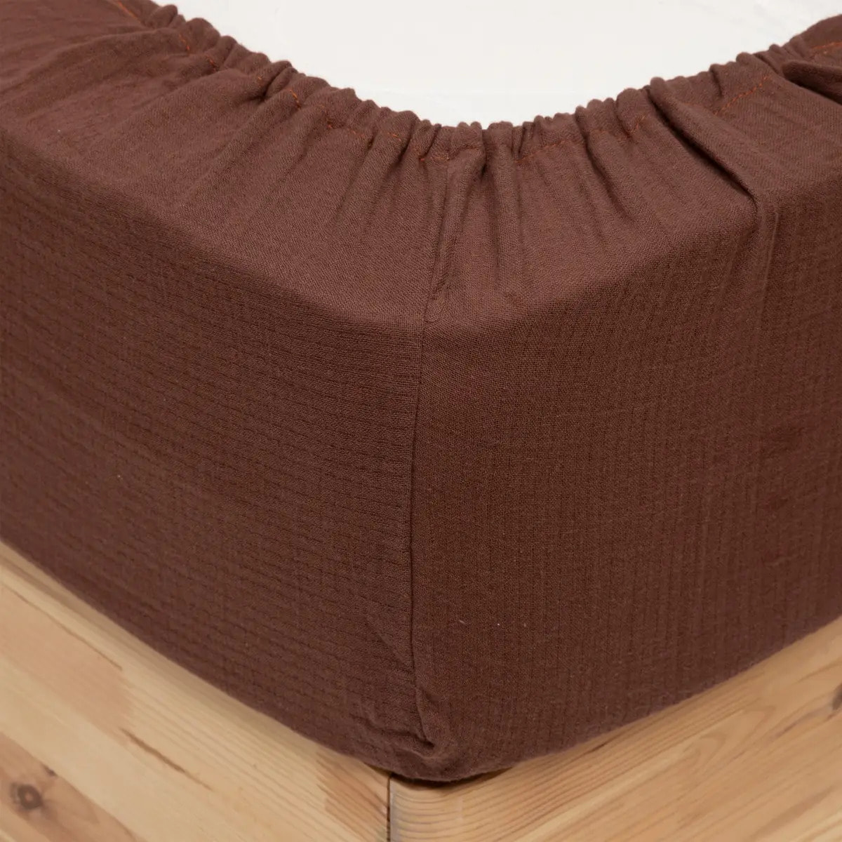 Drap housse "Flora" gaze de coton marron 140x190cm