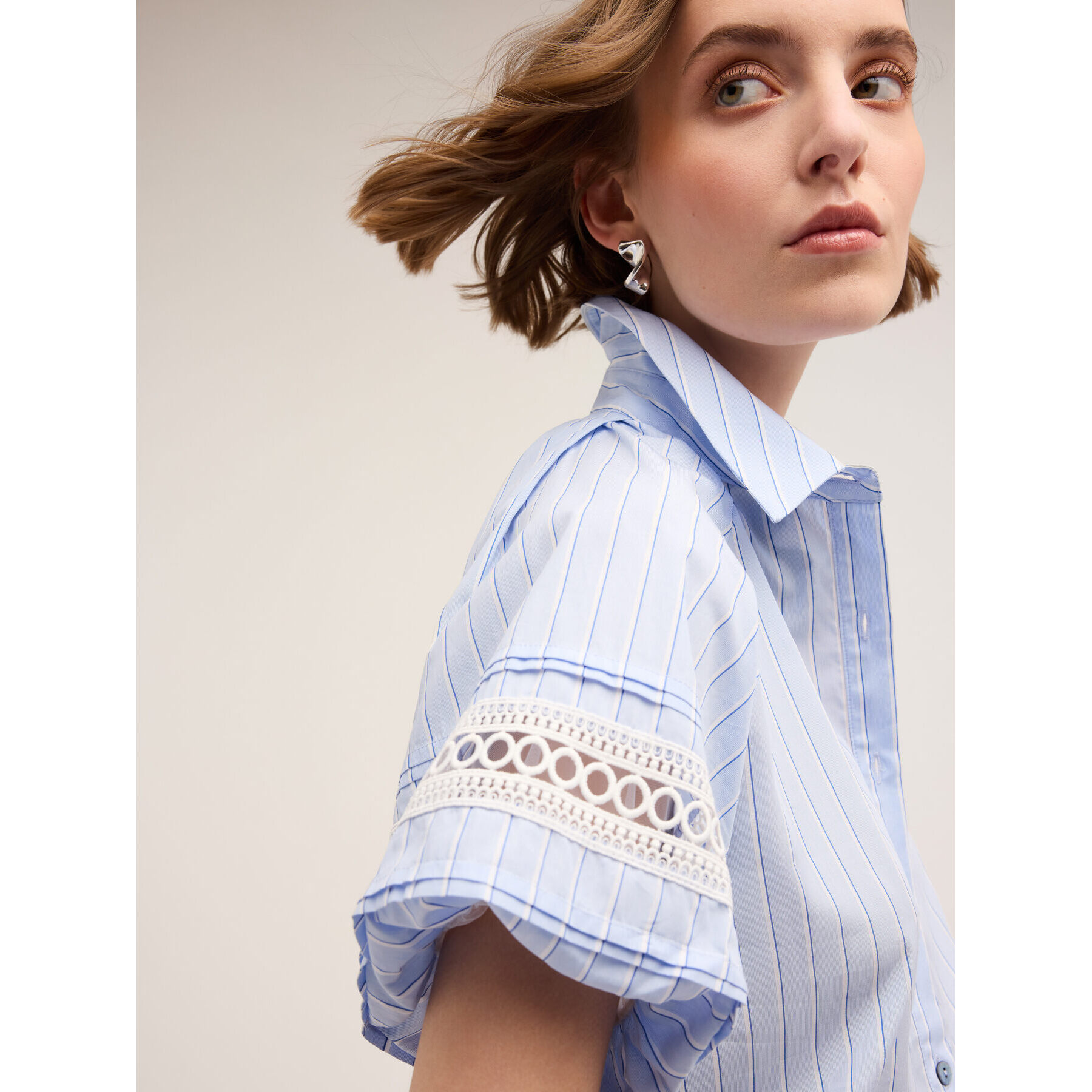 Motivi - Camicia a righe con maniche ricamate - Azzurro