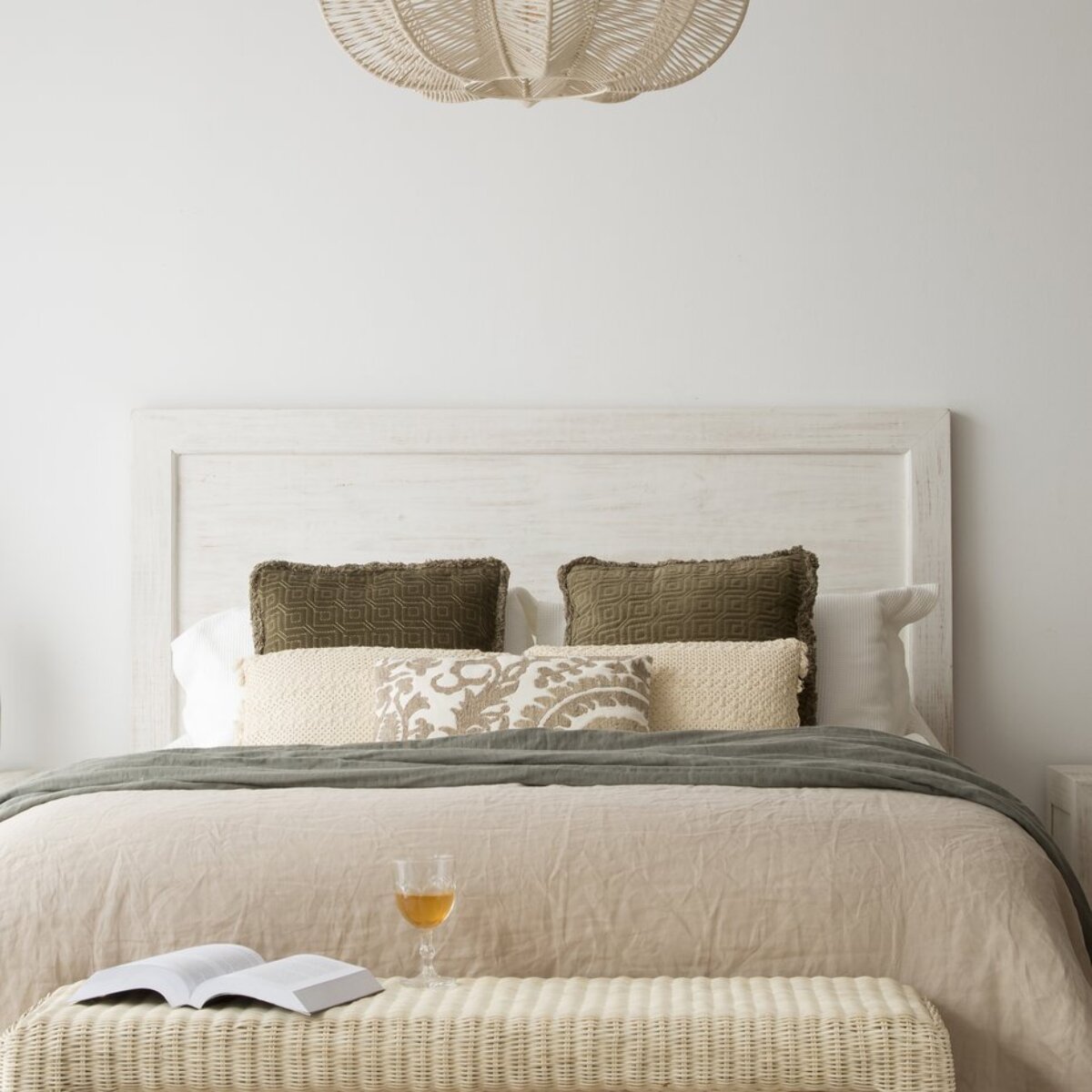 Tête de lit Oblak -bois massif d'araucaria-couleur blanc shabby 162 x 130 x 5 cm