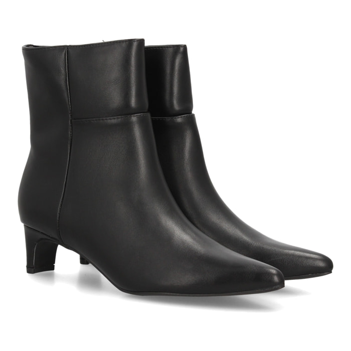 Botines elegantes de tacón bajo femenino