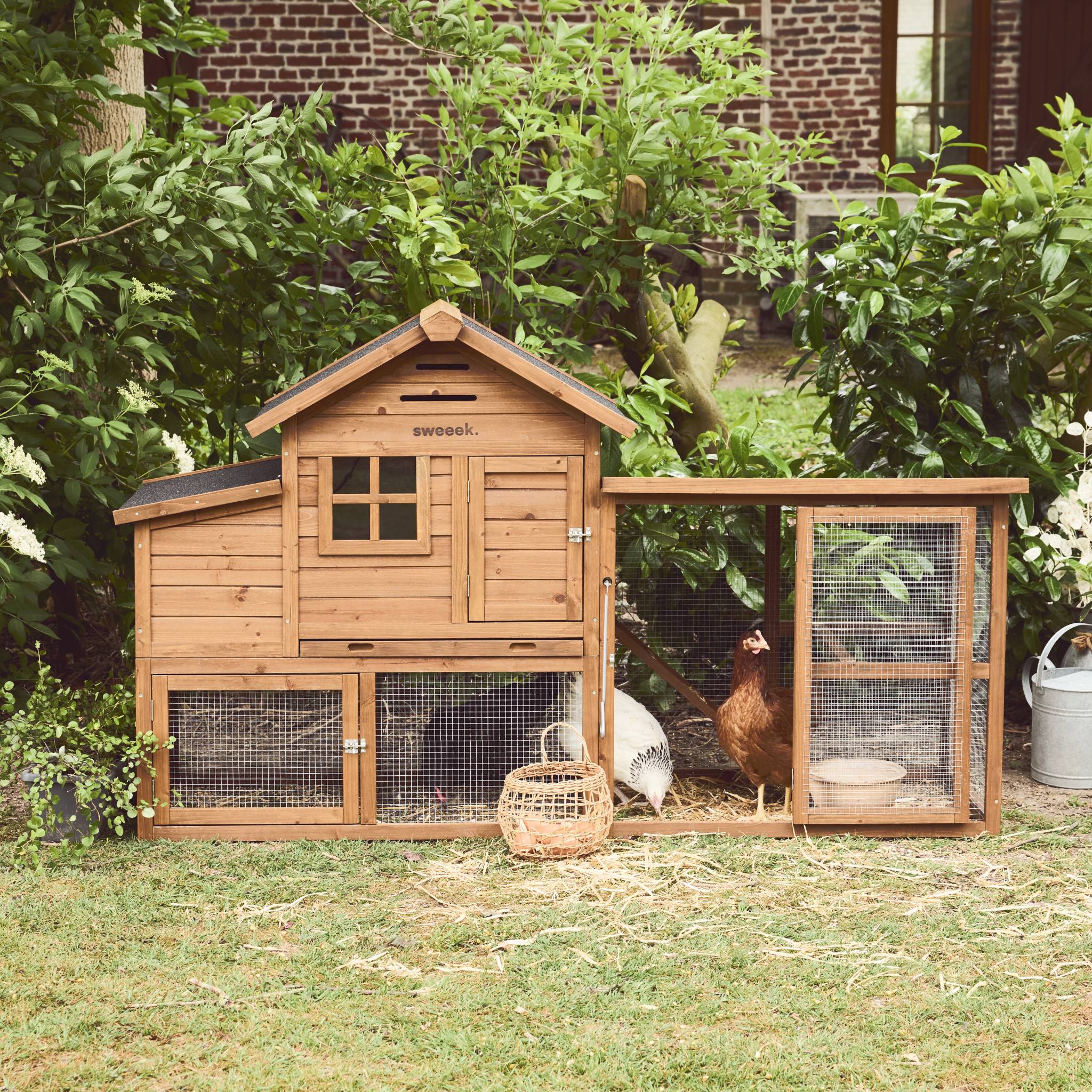 Poulailler en bois GELINE. 4 poules. cage à poule avec enclos