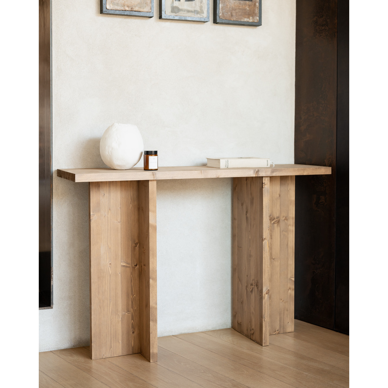 Consola de madera maciza en tono roble oscuro de 120x80cm Alto: 35 Largo: 120 Ancho: 80