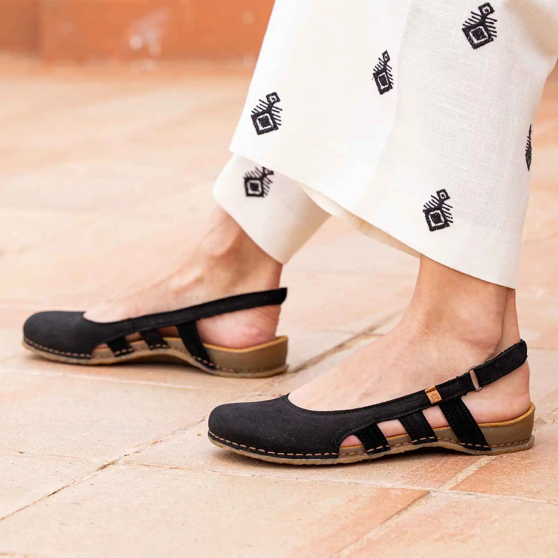 Sandalias N5817 NOBUCK LAVADO BLACK /PANGLAO color Black