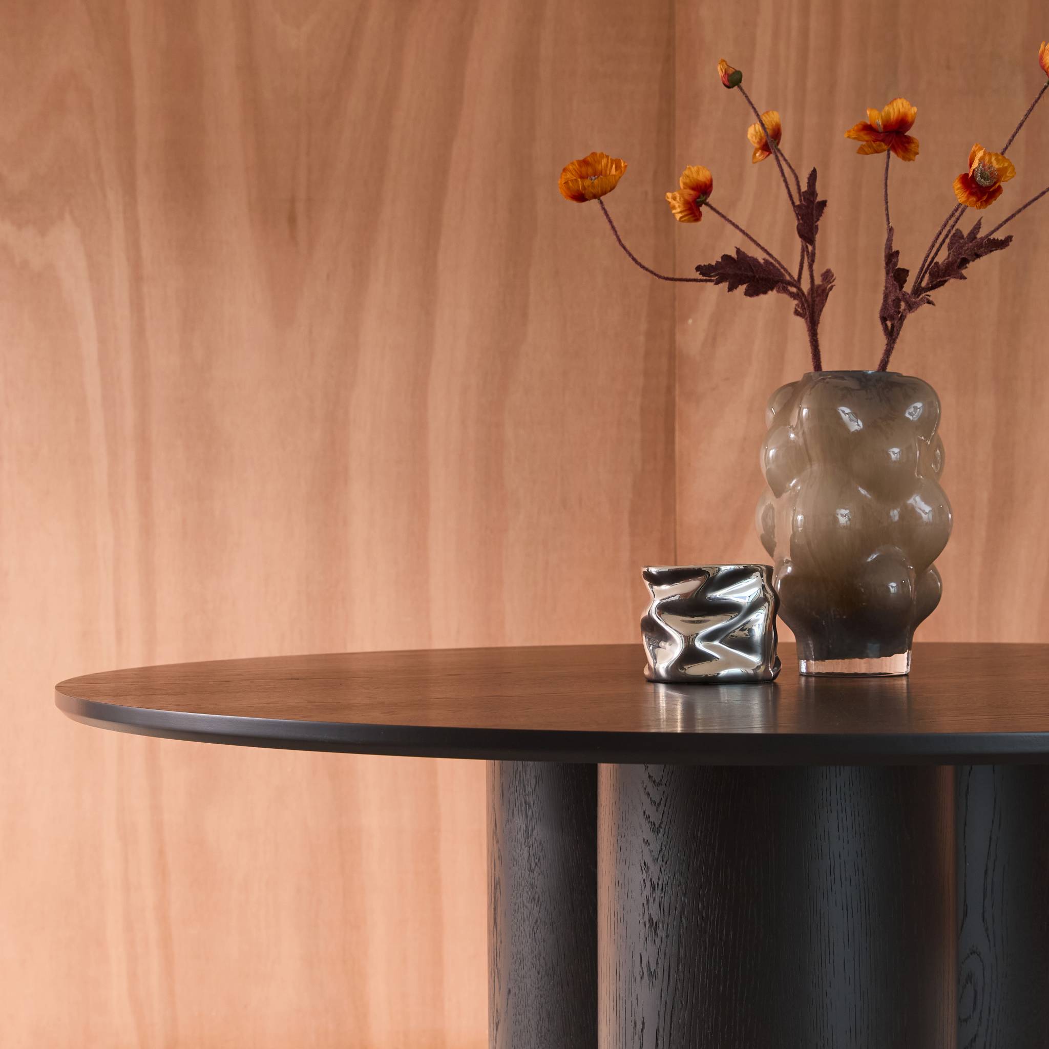 Table à manger ronde bois d'hévéa et placage chêne noir 4 places 130cm - Leonore