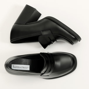 Mocassini in simil pelle con tacco comodo quadrato