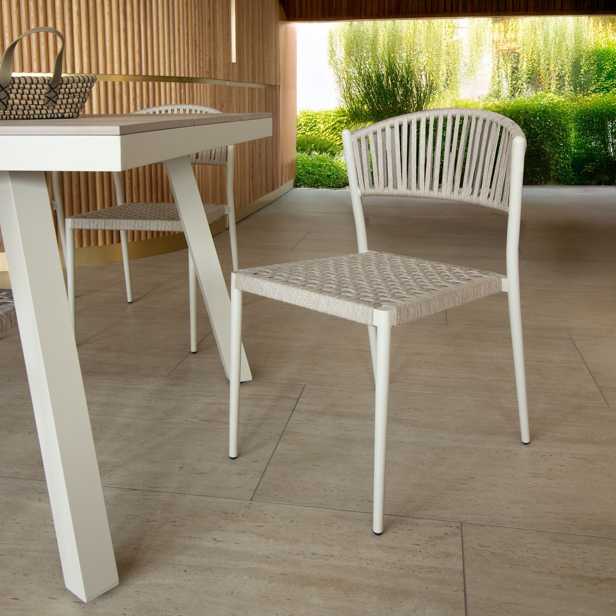 Ensemble de jardin table polywood blanc et chaises 6 places FIGARI
