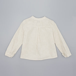 Camisa de rayas de lino natural. Cuello mao y tapeta con botones.