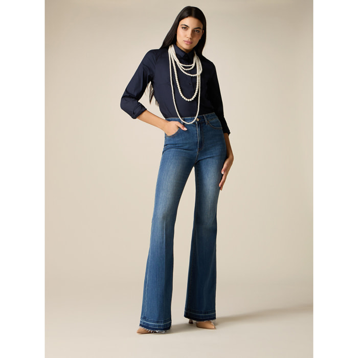 Oltre - Jeans flare con dobladillo deshilachado - Azul
