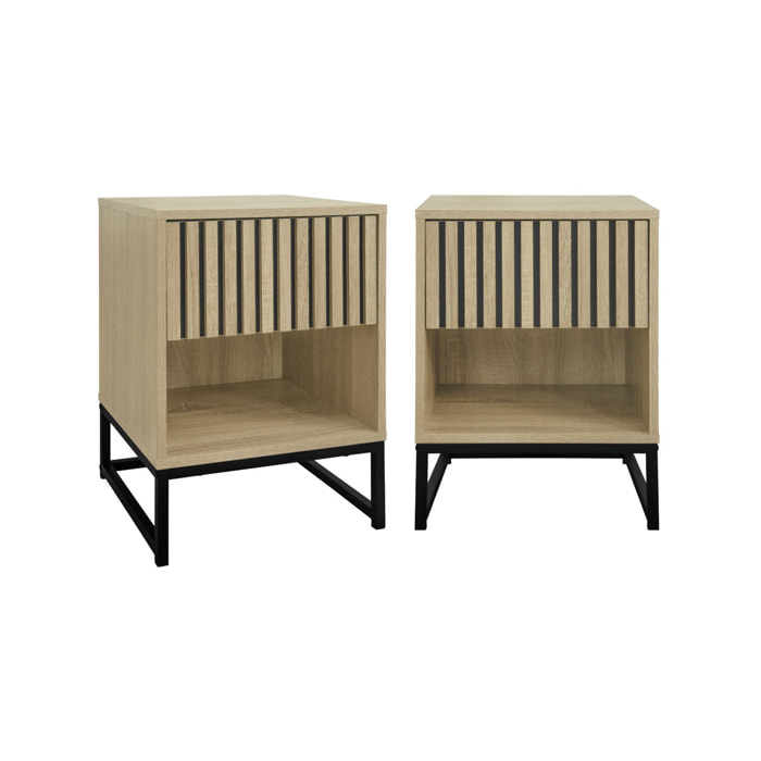 Lot de 2 tables de chevet style contemporain avec 1 tiroir effet bois rainuré (système d'ouverture par pression) et 1 niche. piètement en métal noir