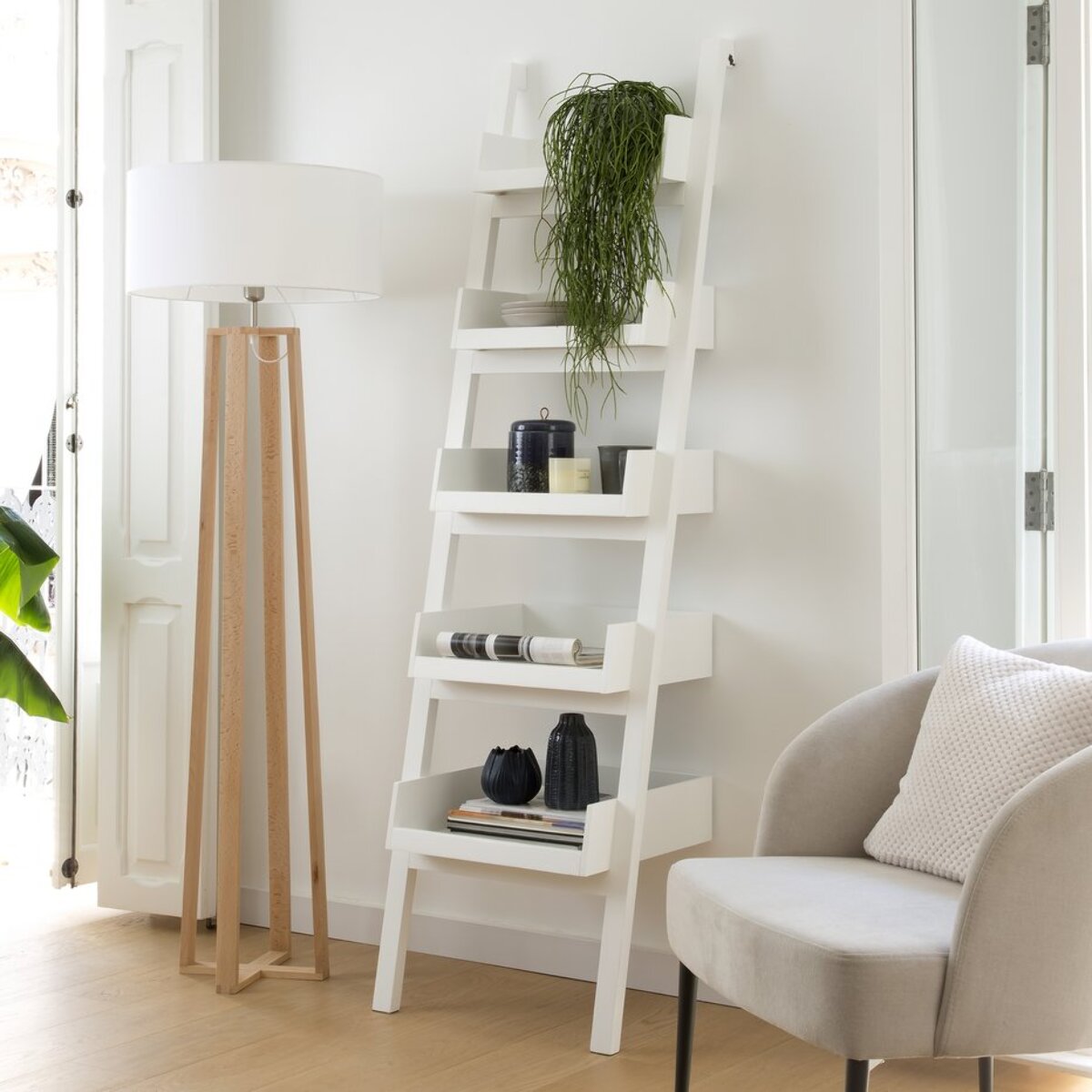 Étagère Bassay -bois massif et panneau de mdf-couleur laqué blanc mat 53 x 185 x 43 cm