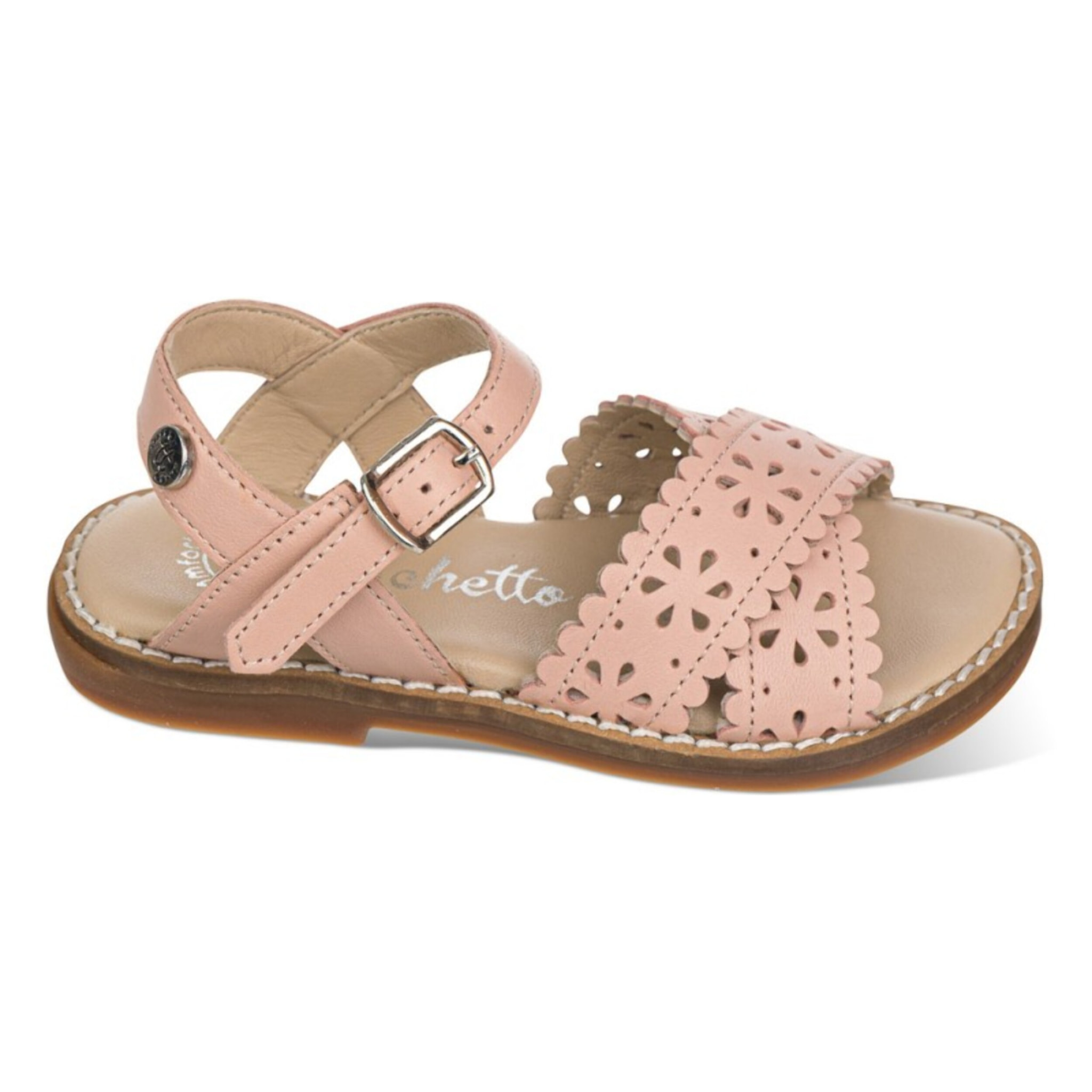 Sandalia en piel con picados en flores