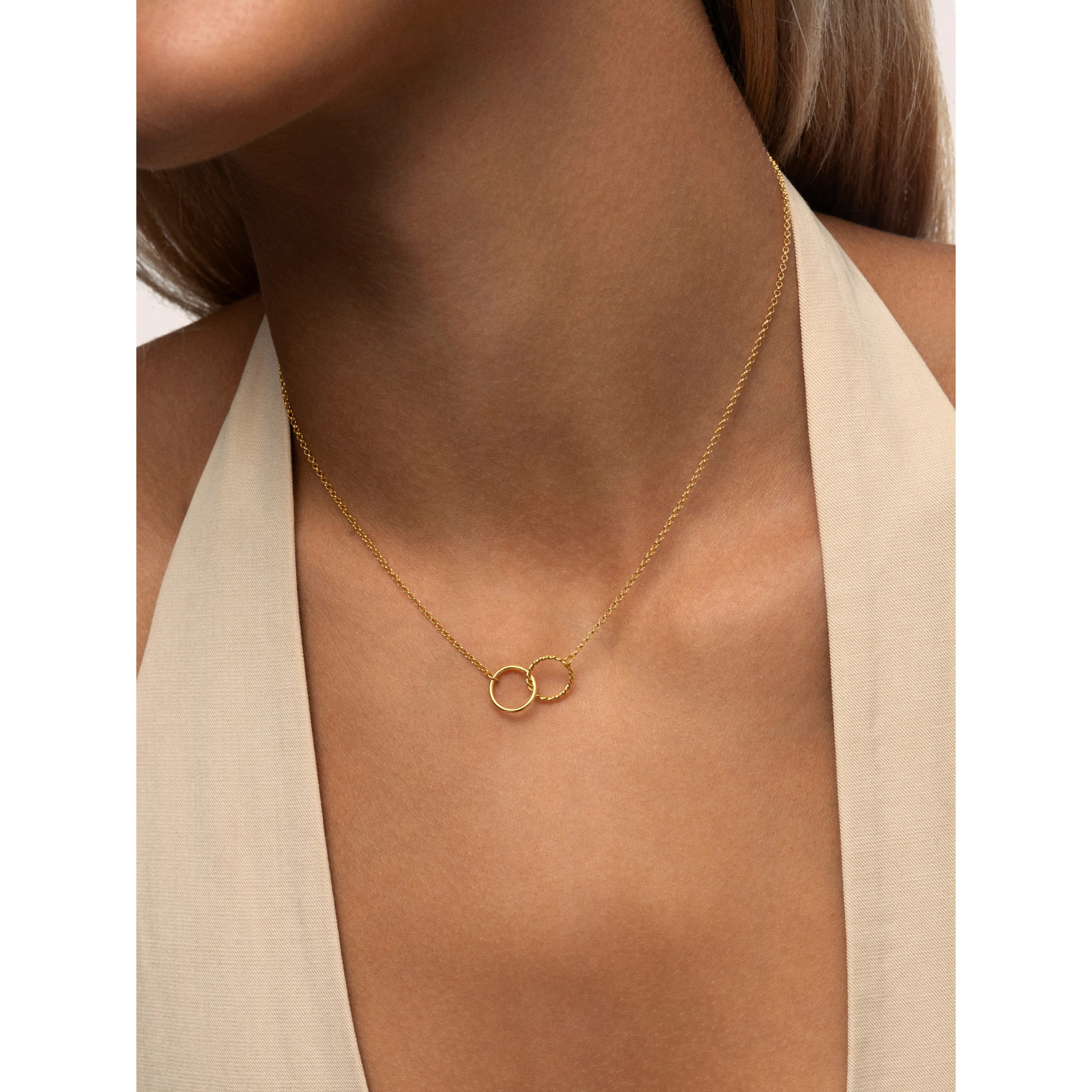 Collar Circles Twist Baño Oro