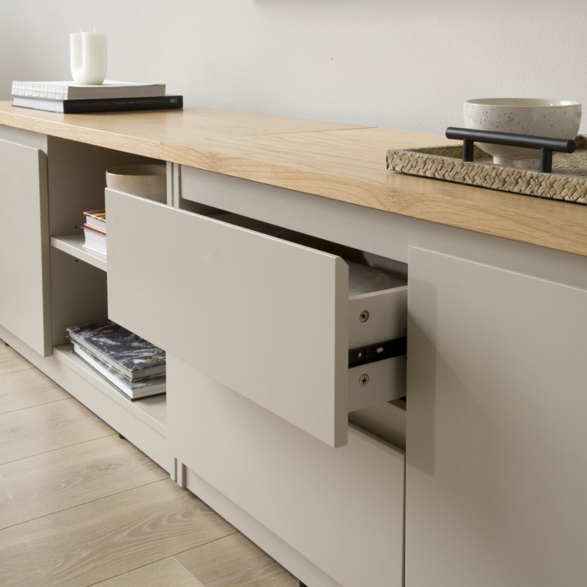 Meuble tv Ellinor -tableau en chêne et panneau mdf-couleur chêne/beige 150 x 50 x 40 cm