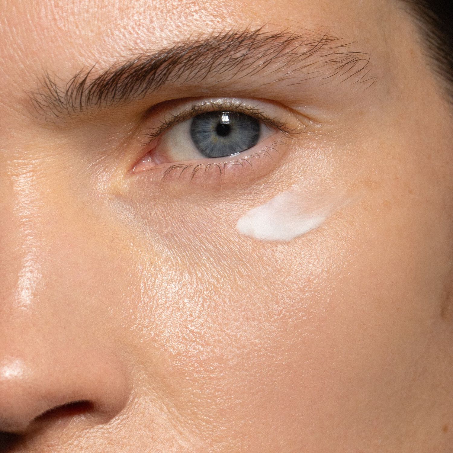 Retinol Alternative - Sérum pour les Yeux à Base de Plantes 15 ml