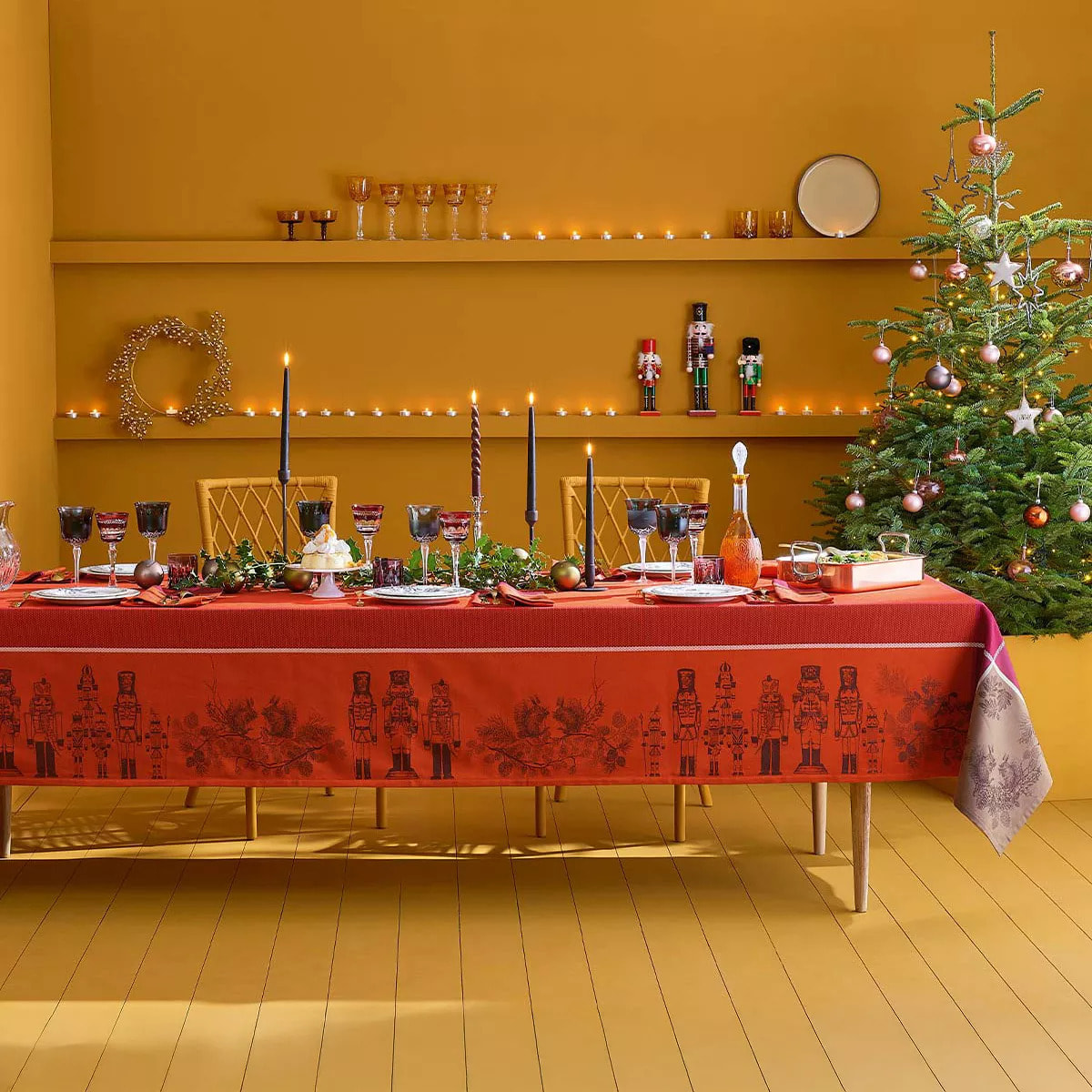 Serviette pur coton motif jacquard rouge Casse noisettes rouge festif