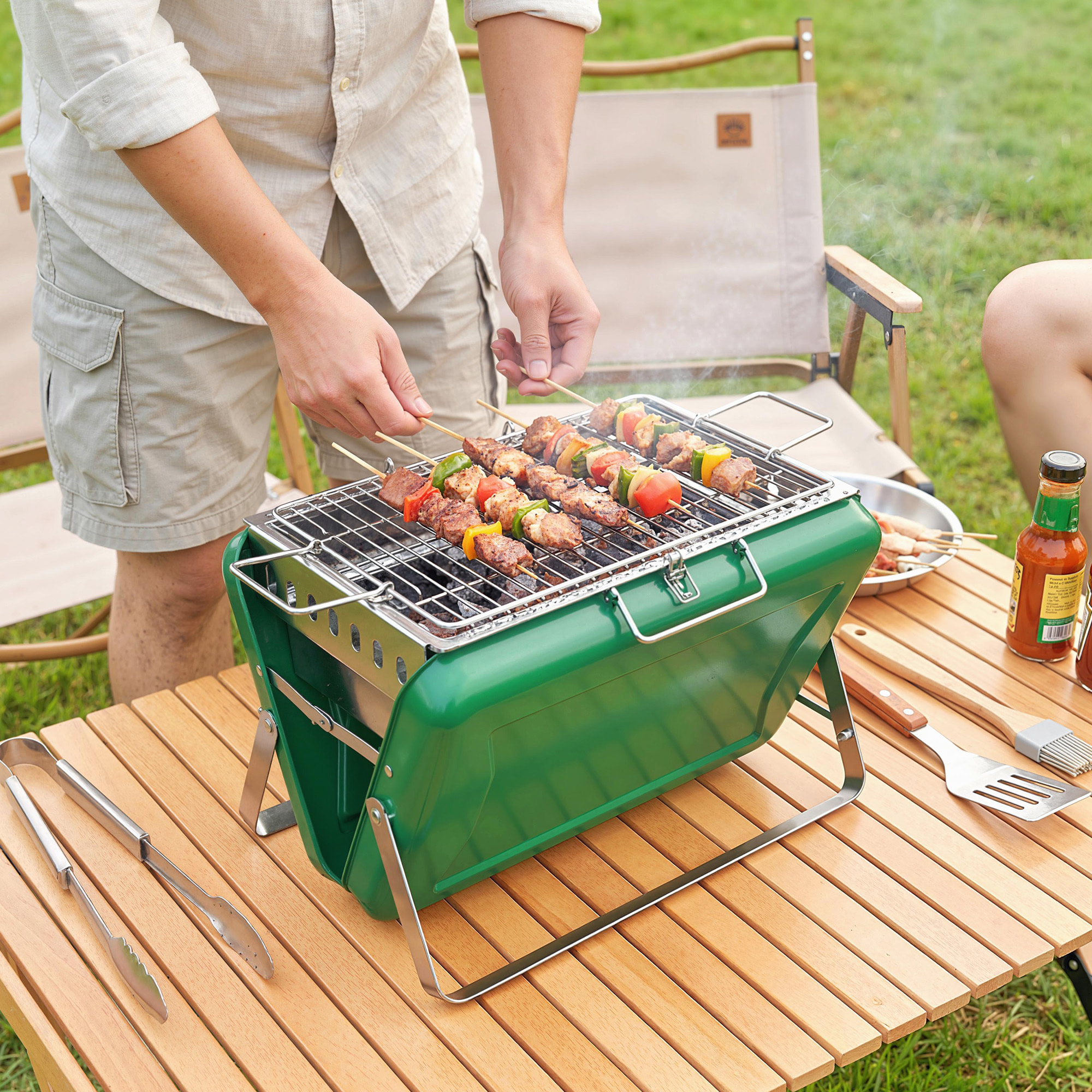 Mini barbecue à charbon portable pliable valise vert