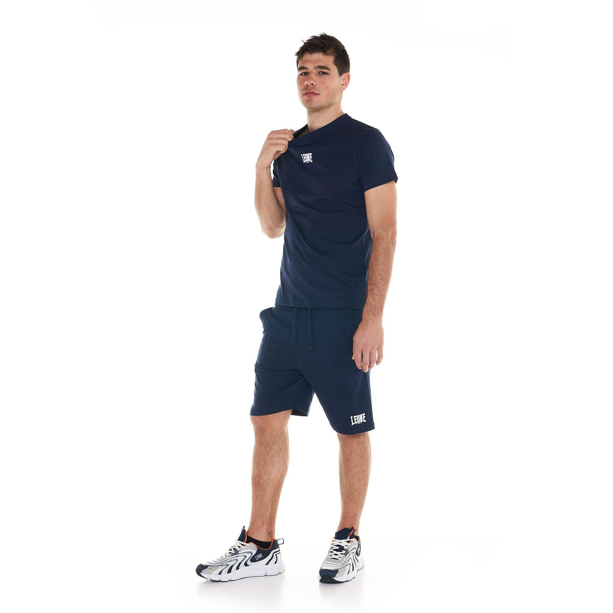 Completo set da uomo composto da t-shirt e pantaloncini Leone Basic