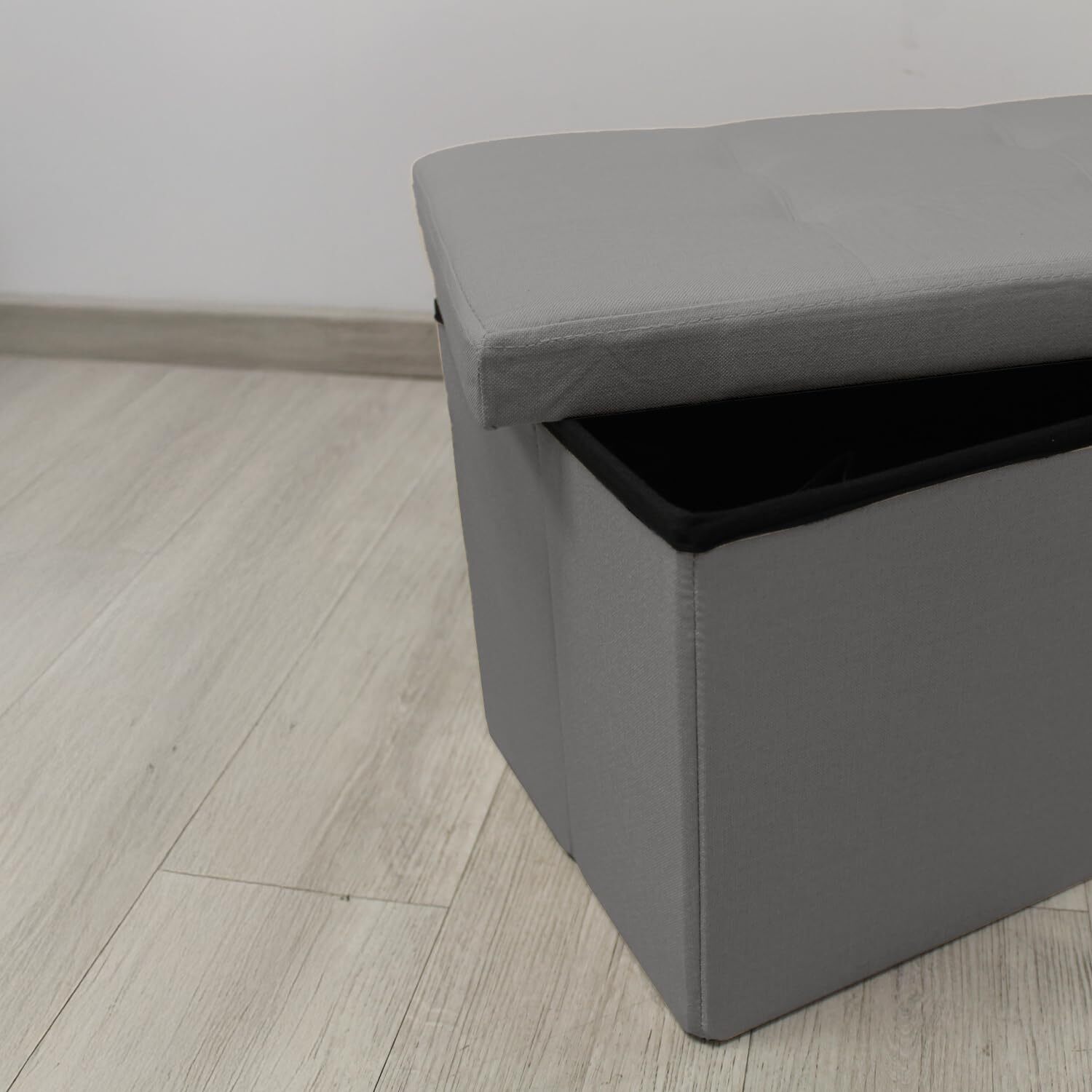 Pouf contenitore imbottito in tessuto con seduta lunga, panca multifunzione con spazio interno, ideale come poggiapiedi, seduta o contenitore, pratico e versatile per soggiorno, camera o ingresso, facile da pulire, dimensioni 76x34x34 cm