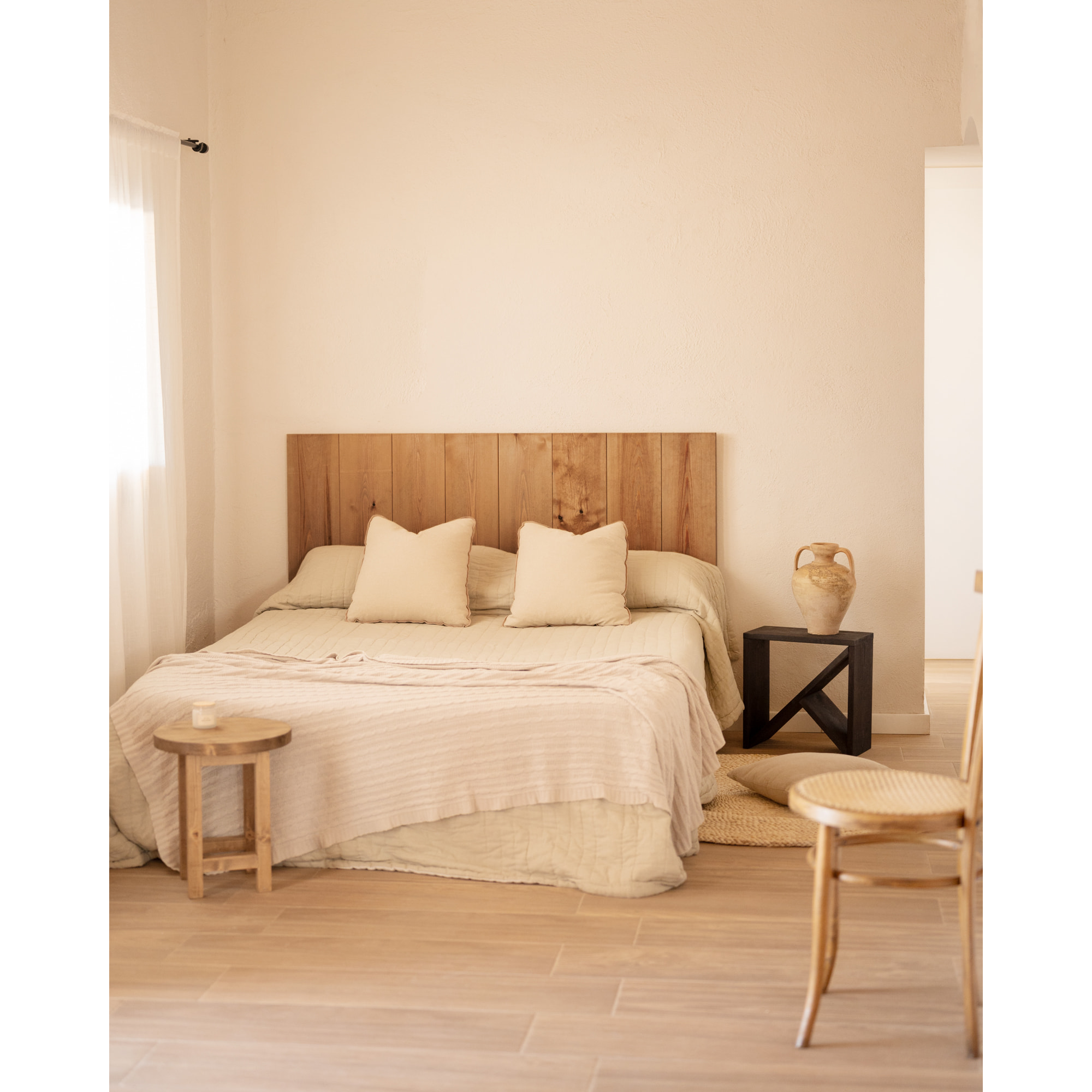 Pack 2 tables en bois massif noir en différentes tailles