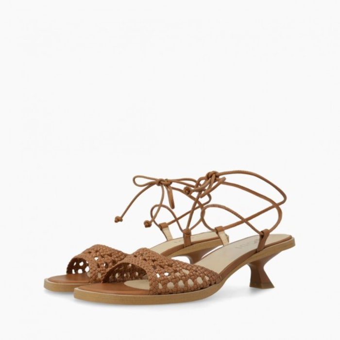 SANDALIAS MARRONES ILOTIS
