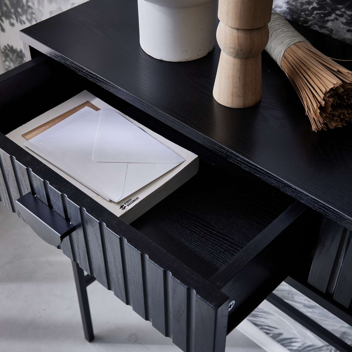 Console décor bois rainuré 2 tiroirs BAZALT