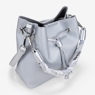 Bolso de mano plateado con asa de pañuelo