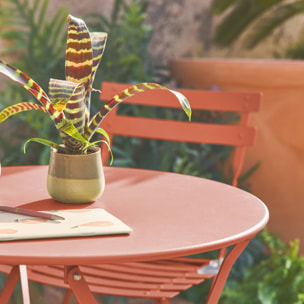 Table de jardin bistrot pliante métal + 2 assises terracotta Ø60 x 70cm. acier thermolaqué